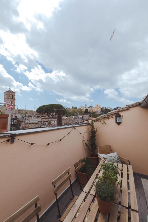 Amazing Penthouse With Terrace And Rooftop In Trastevere Apartment Rom