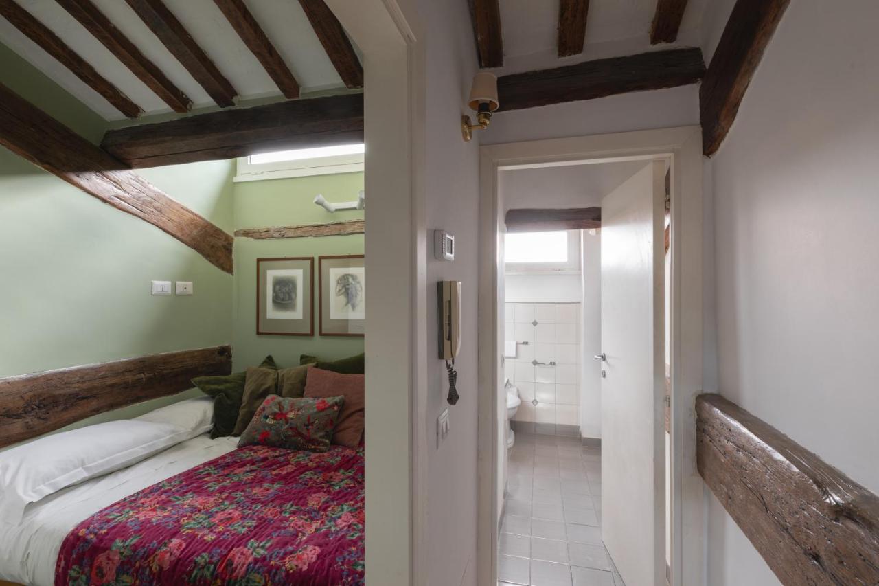 Amazing Penthouse With Terrace And Rooftop In Trastevere Apartment Rom