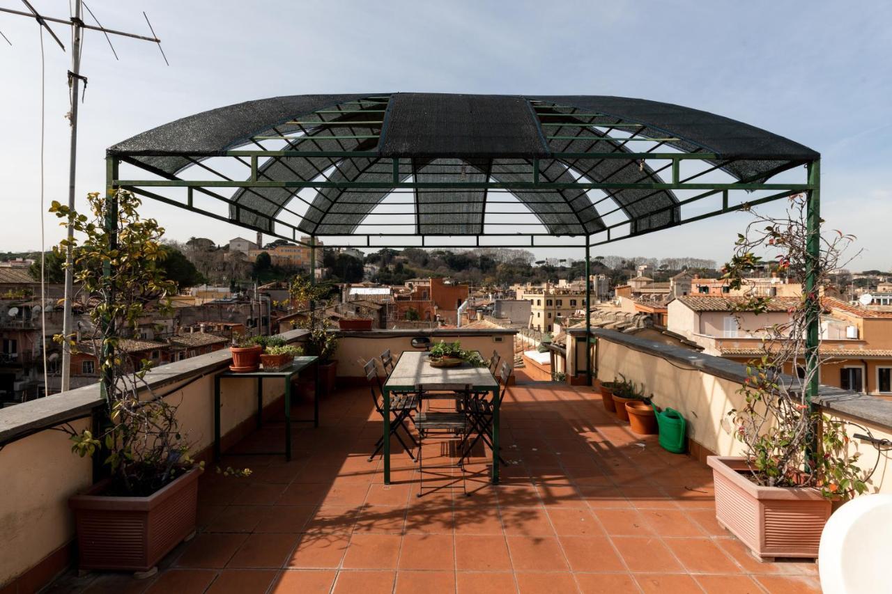 Amazing Penthouse With Terrace And Rooftop In Trastevere Apartment Rom