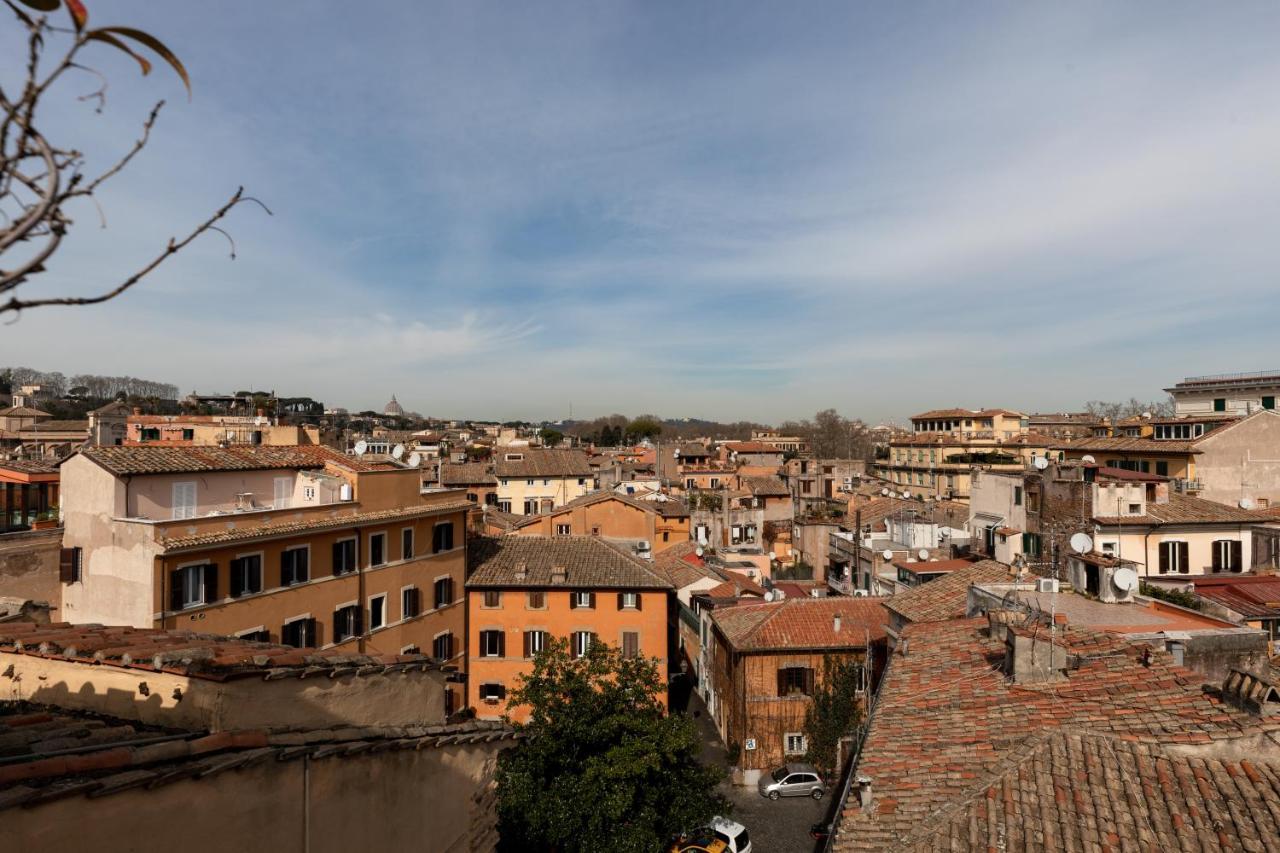 Amazing Penthouse With Terrace And Rooftop In Trastevere Apartment Rom